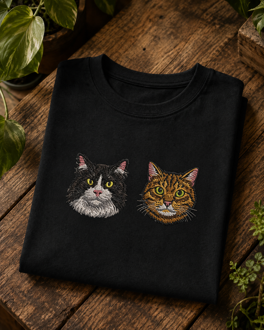 Polera Personalizada · 2 Retratos de Mascotas Bordadas
