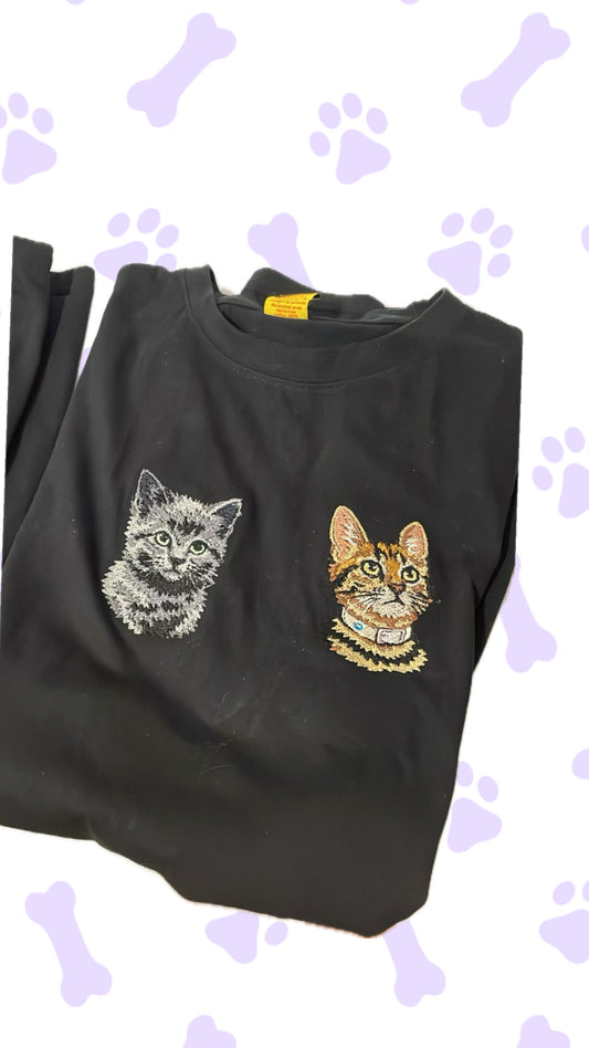 Polera Personalizada · 2 Retratos de Mascotas Bordadas