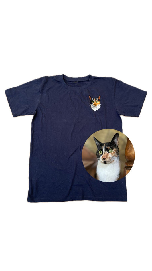 Polera Personalizada · Retrato de Mascota Bordado